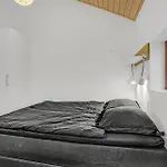4 Bedroom Lovely In Sjolund