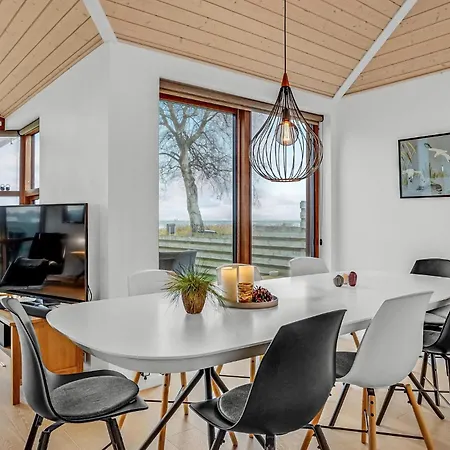 Hébergement de vacances 4 Bedroom Lovely In