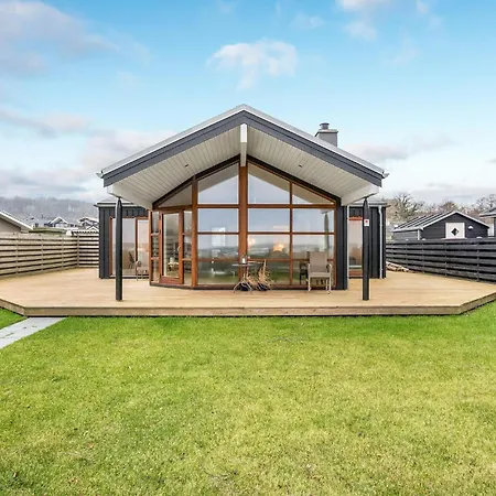 Holiday home 4 Bedroom Lovely In