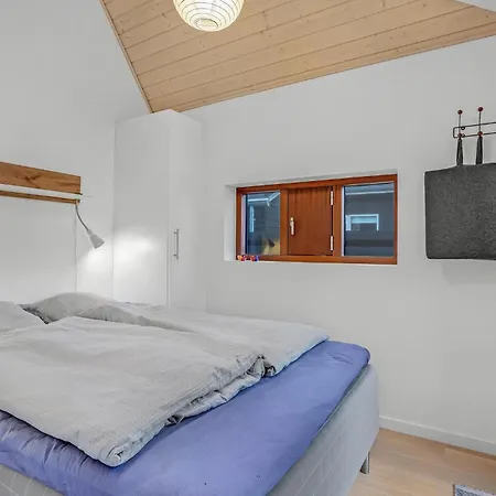 4 Bedroom Lovely In Sjolund