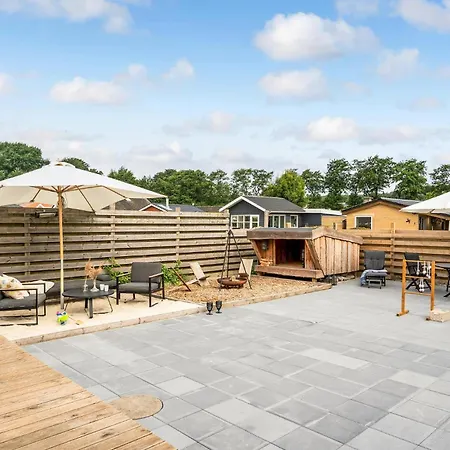 4 Bedroom Lovely In Sjolund