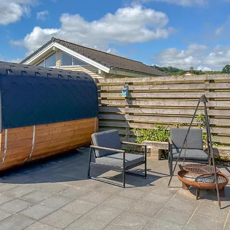 Feriehus In With Sauna Sjolund